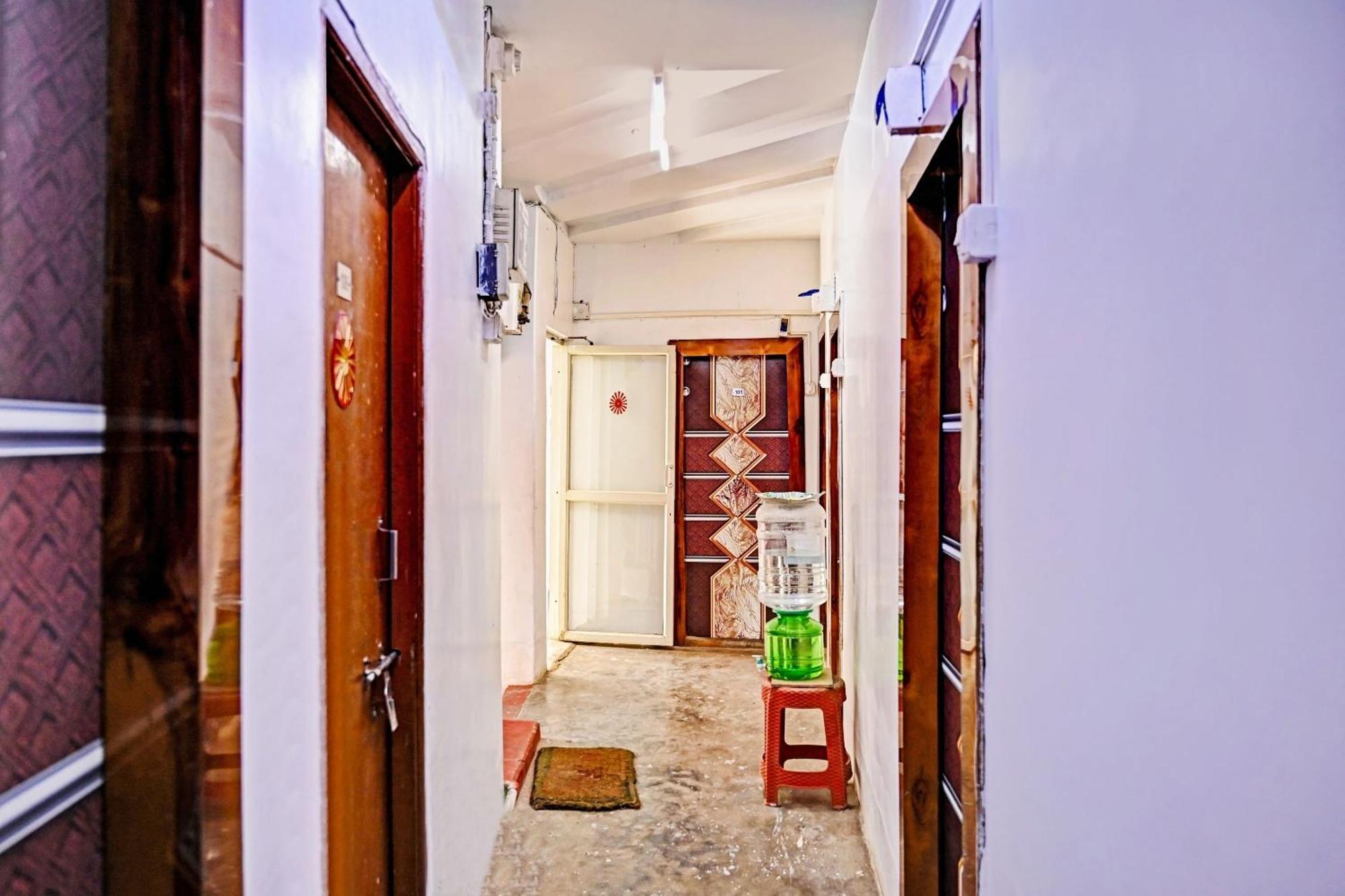 Hotel O Om Shanti Inn Kalkutta Kültér fotó